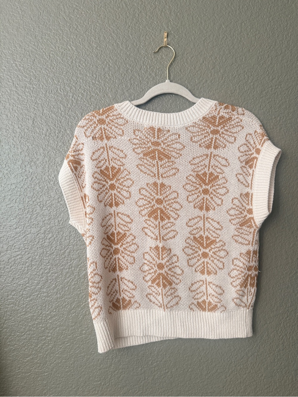 Blu Pepper Cream Sweater with Tan Floral Jacquard